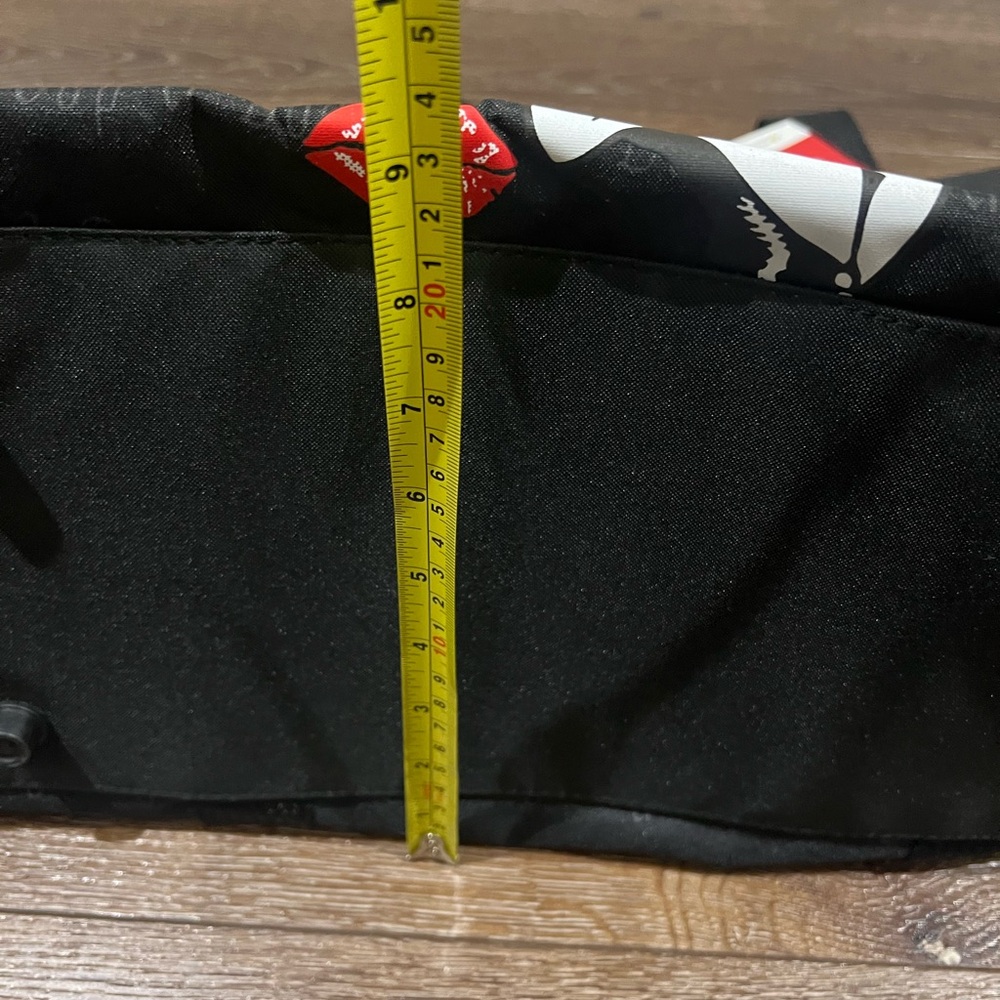 NWT Betty boop duffle bag / weekender travel bag black and white - Picture 11 of 14